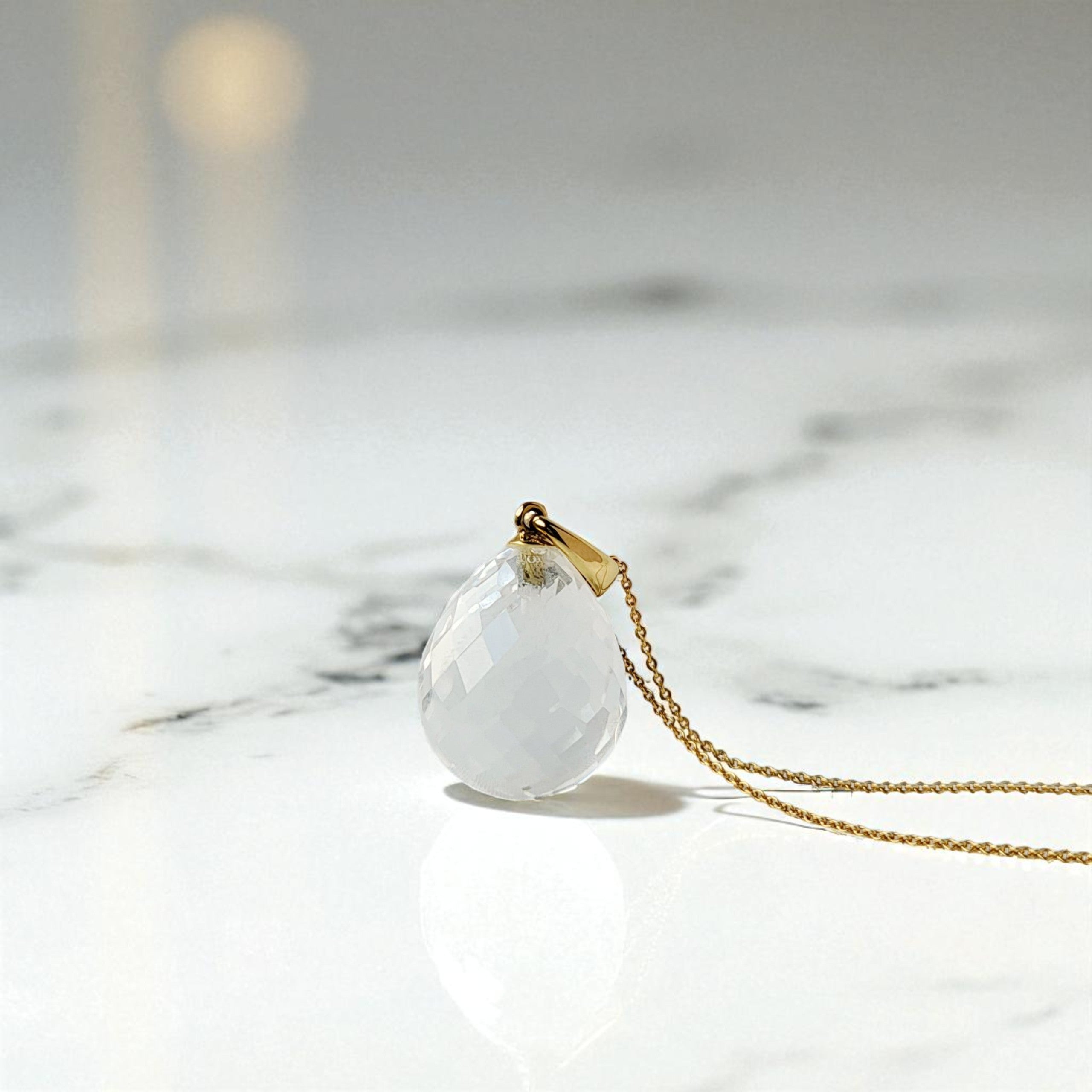 Kette und Edelsteinanhänger Bergkristall in Pampelform in 585 Gold
